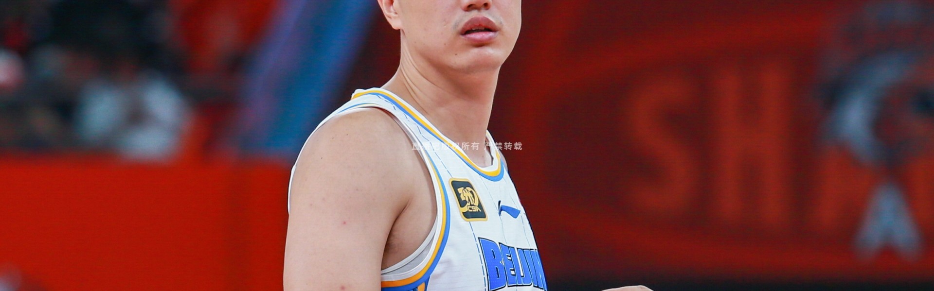 翟晓川出现了小腿肌肉拉伤 北京召回近期在发展联盟打球的范依铭