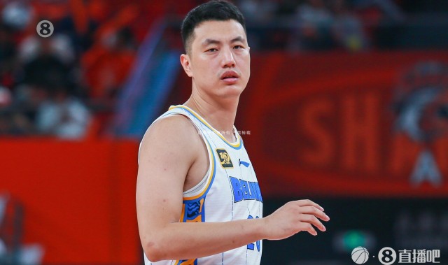 翟晓川出现了小腿肌肉拉伤 北京召回近期在发展联盟打球的范依铭